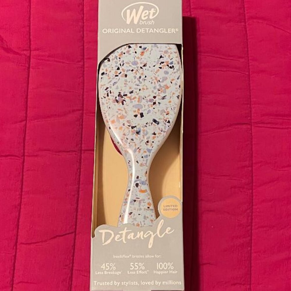 BRAND NEW ~ WET BRUSH ~ ORIGINAL DETANGLER ~ LIMITED EDITION SUPERCHARGED SKY